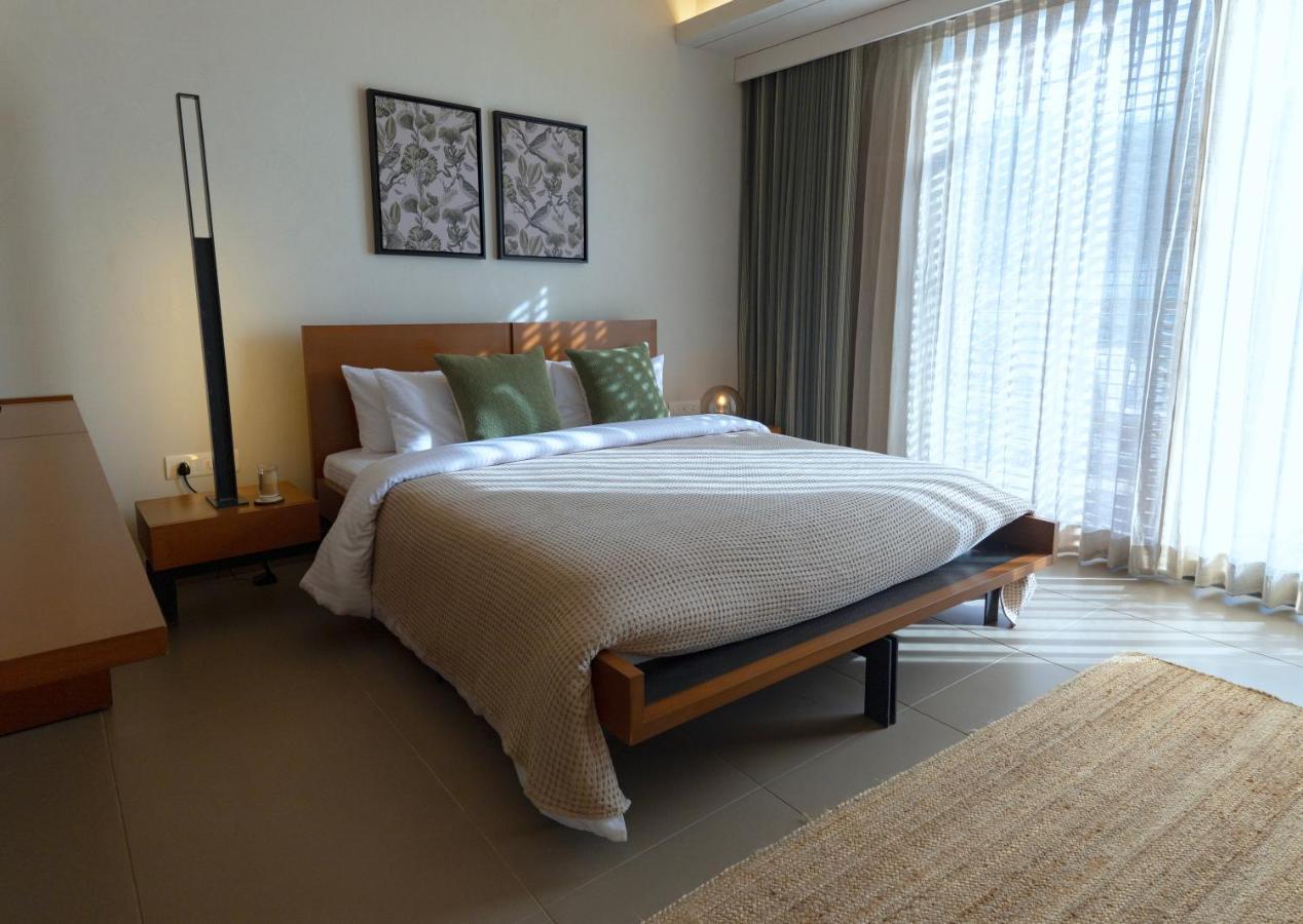 Life At Repose- Lake Villas Resort & Club Chor Warodra 외부 사진