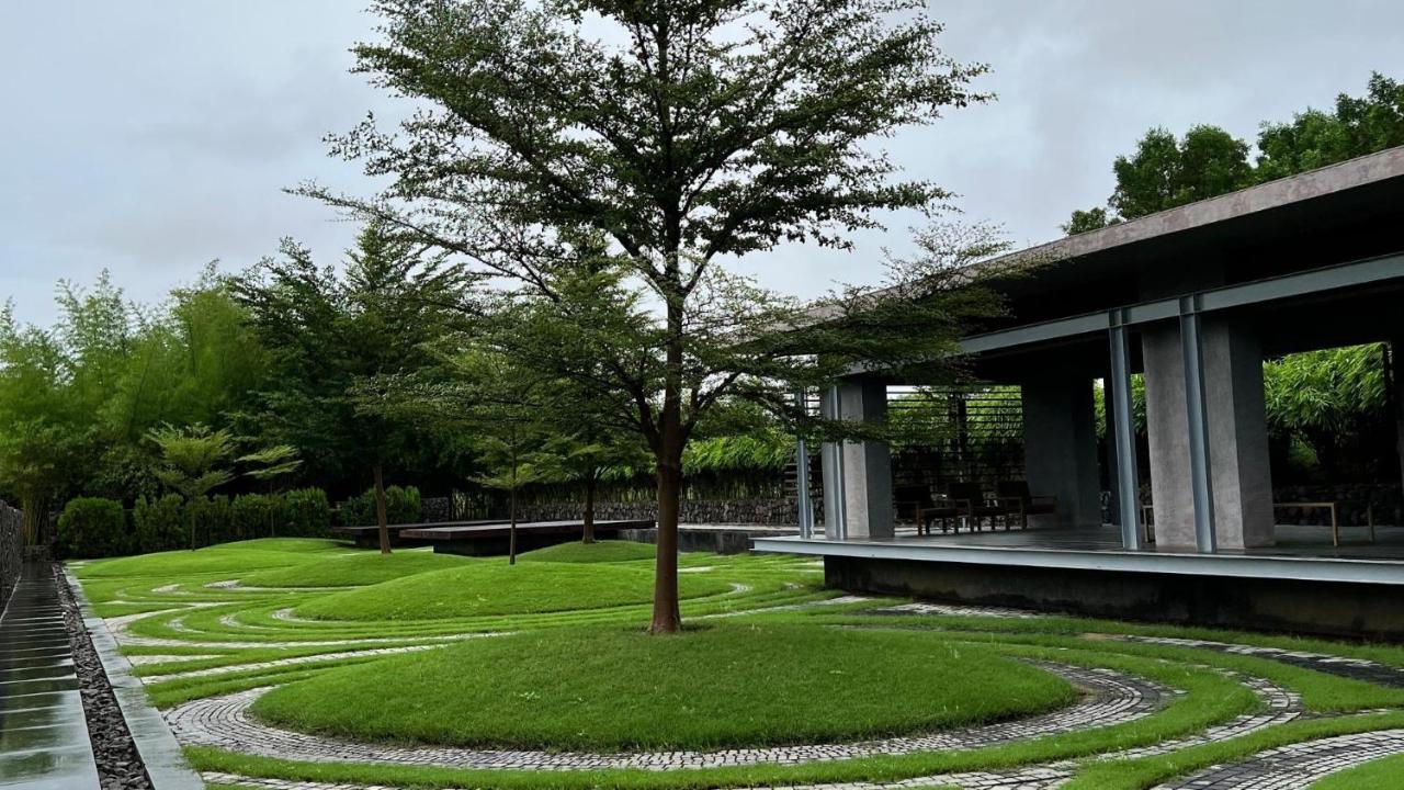 Life At Repose- Lake Villas Resort & Club Chor Warodra 외부 사진