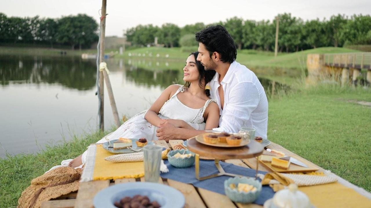 Life At Repose- Lake Villas Resort & Club Chor Warodra 외부 사진