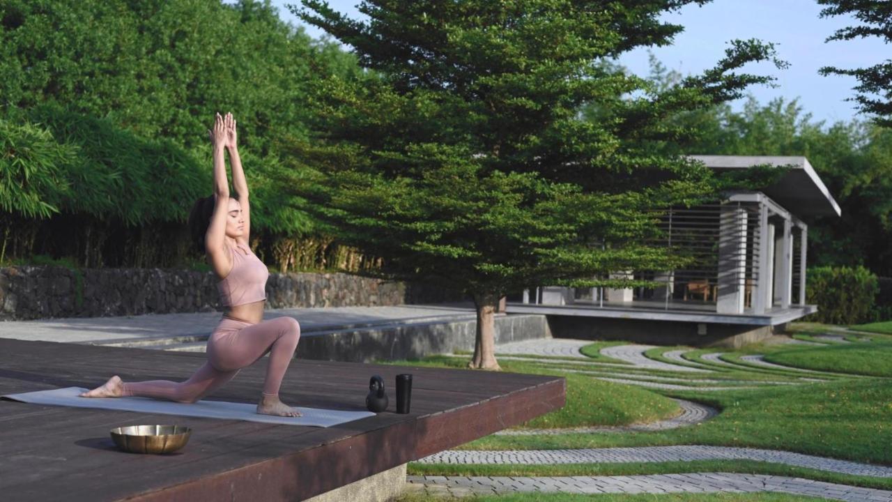 Life At Repose- Lake Villas Resort & Club Chor Warodra 외부 사진