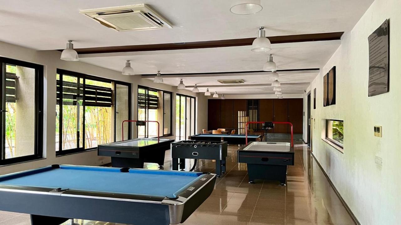 Life At Repose- Lake Villas Resort & Club Chor Warodra 외부 사진
