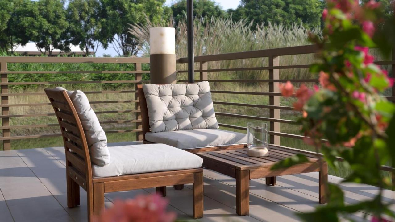 Life At Repose- Lake Villas Resort & Club Chor Warodra 외부 사진